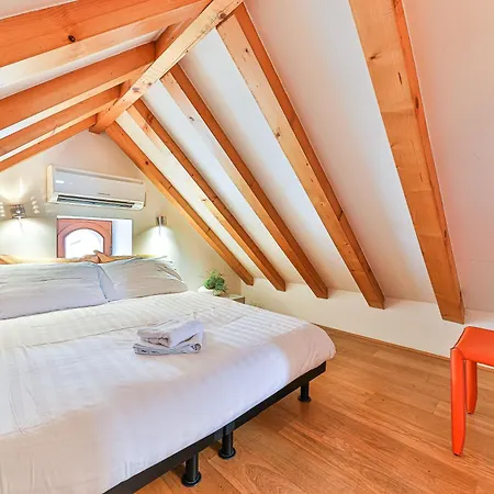 Augubio Penthouse * سبليت