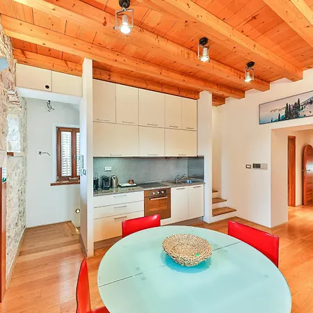 Augubio Penthouse * سبليت