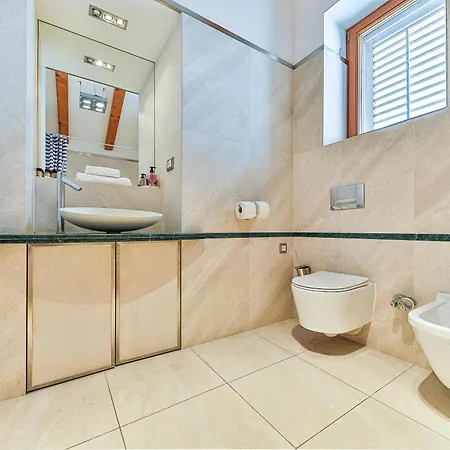 아파트 Augubio Penthouse 스플리트