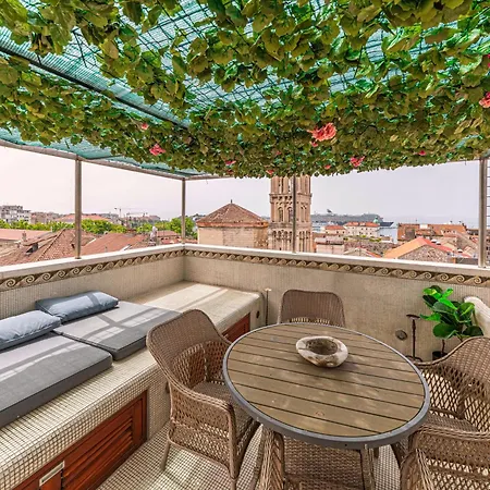 아파트 Augubio Penthouse 스플리트