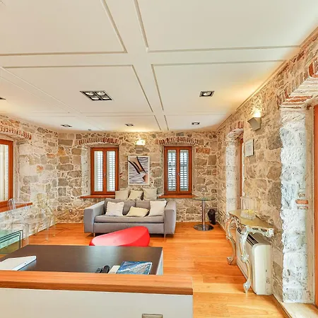 Augubio Penthouse Сплит