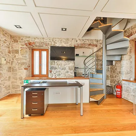 아파트 Augubio Penthouse *