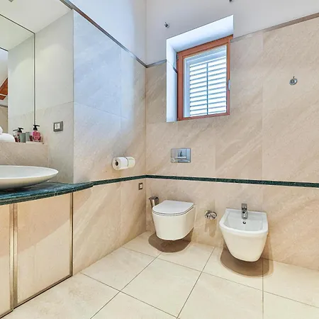 아파트 Augubio Penthouse *