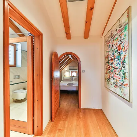 Augubio Penthouse Σπλιτ