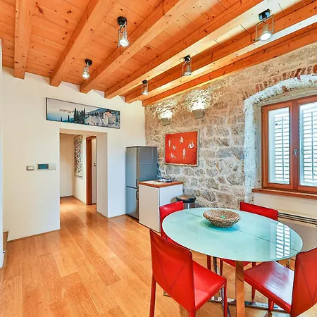 Augubio Penthouse Apartman