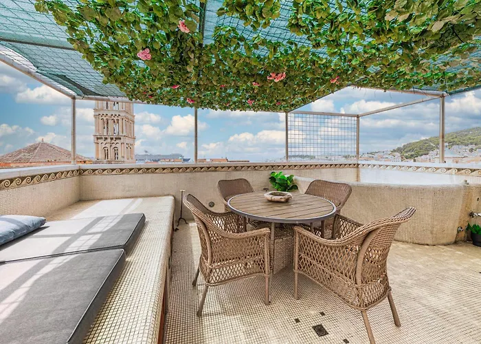 Augubio Penthouse Apartman *