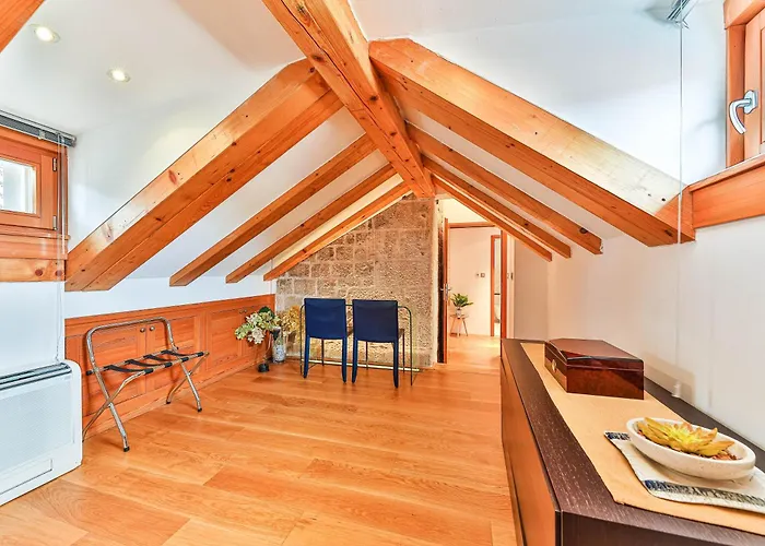 Augubio Penthouse Apartman *