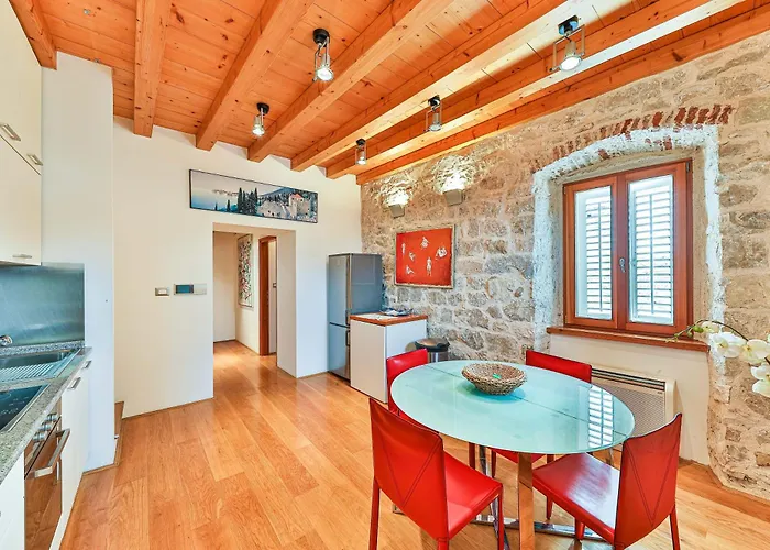 Augubio Penthouse דירה