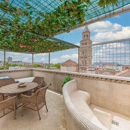 Augubio Penthouse Apartmán *